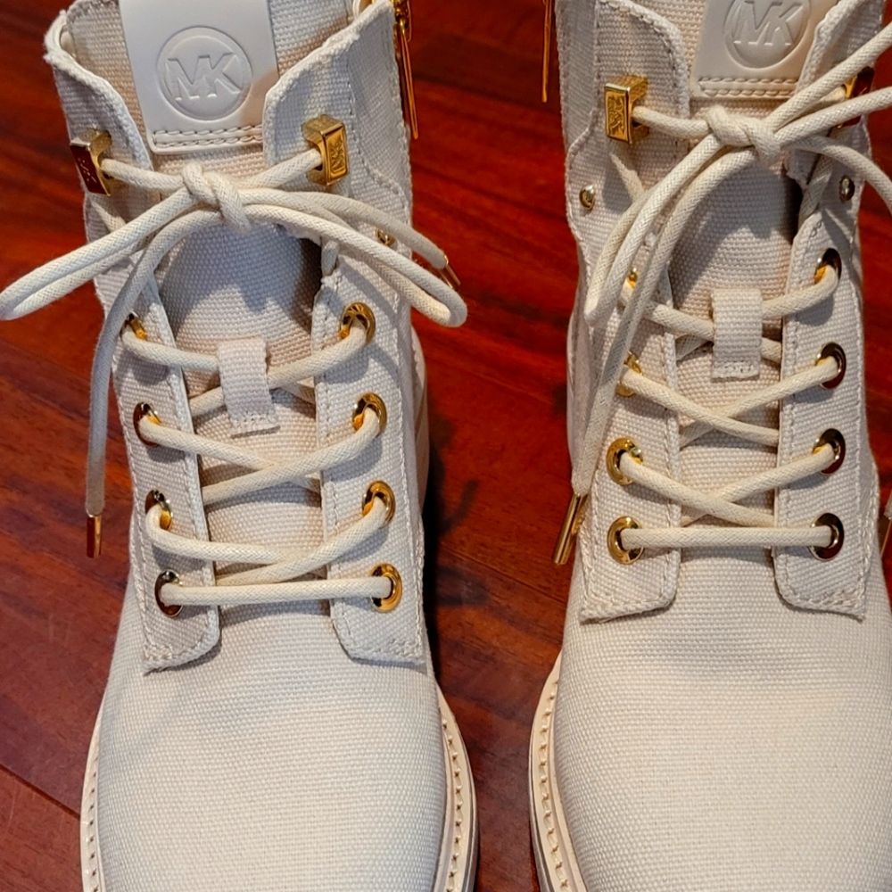 Michael Kors combat ankle boots size 6. Excellent condition!